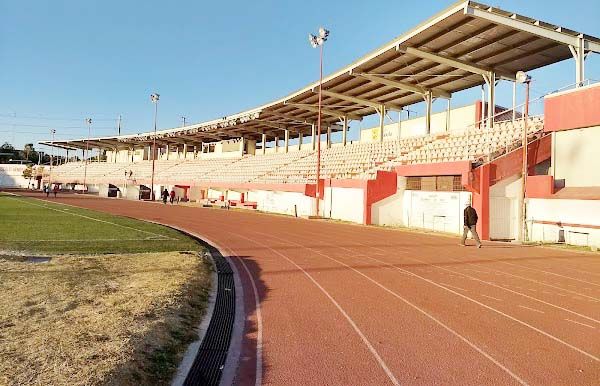 Apoyan rehabilitación de pista de atletismo