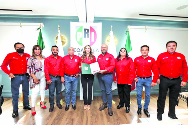 Entrega PRI nombramientos