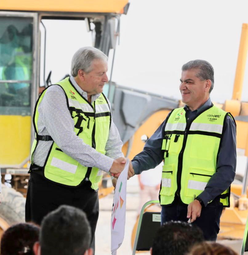 Avanza rehabilitación de canchas en parques municipales