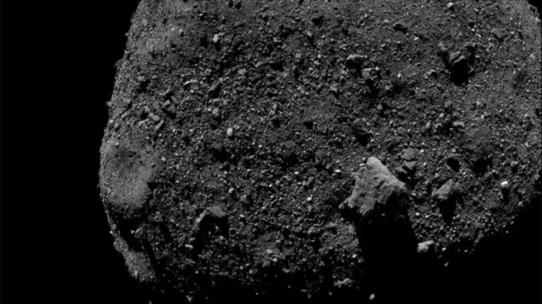 BENNU: EL ASTEROIDE CUYA SUPERFICIE ES TAN SUAVE QUE ES COMO CAMINAR SOBRE UNA ALBERCA DE PELOTAS