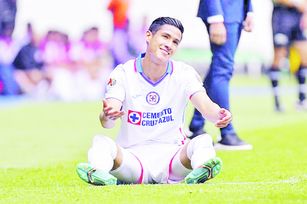 Pierde Cruz Azul ante Atlas y liga derrotas