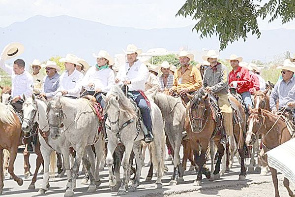 Invita Ciénegas a su tradicional Cabalgata