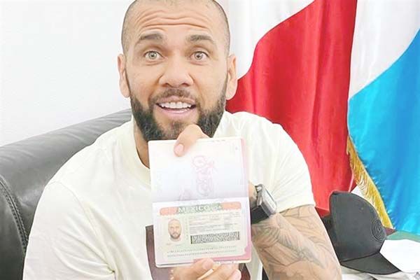 Tiene Dani Alves visa de trabajo, ¿se viene el debut?