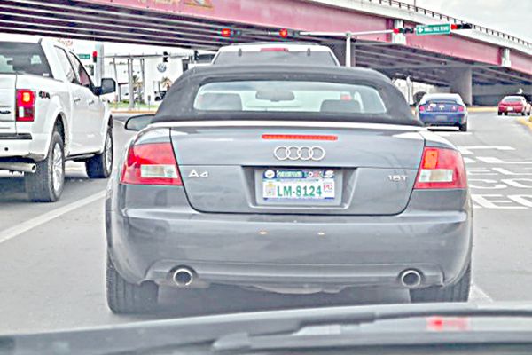 Organizaciones estafan a dueños de autos chocolate