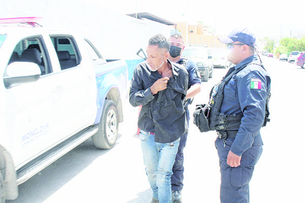 Sale de la cárcel solo para robar