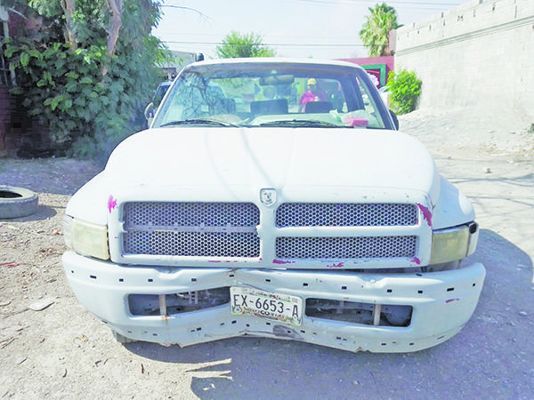 Troca tumba a motociclista