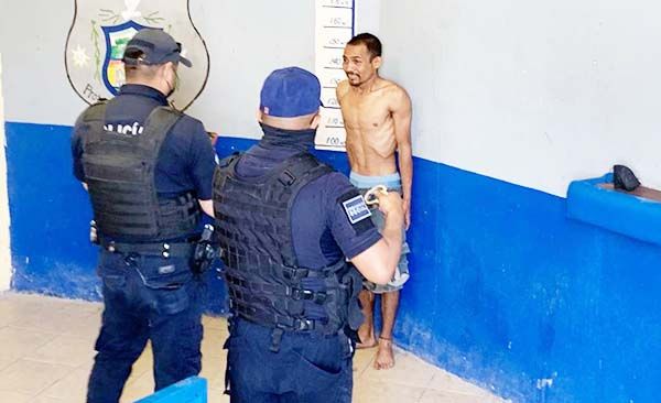 Despierta drogadicto y se torna agresivo