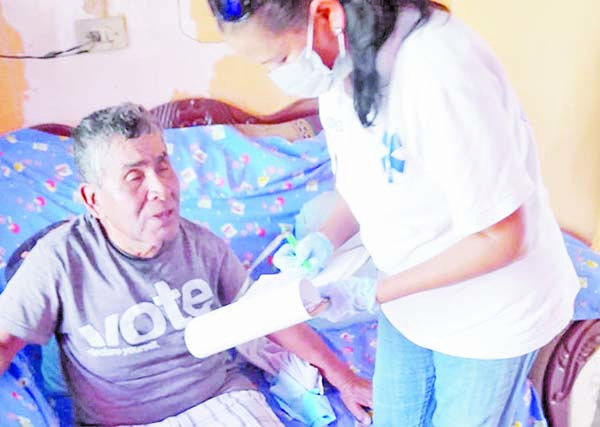 Cae del techo al revisar tinaco