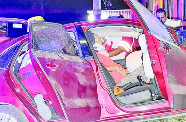 Briago mete carro a casa