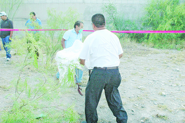 Lo encuentran sin vida en lote baldío