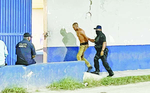 Tóxico abusa de sexagenaria