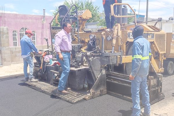 Supervisa Piña obra en colonia Regidores