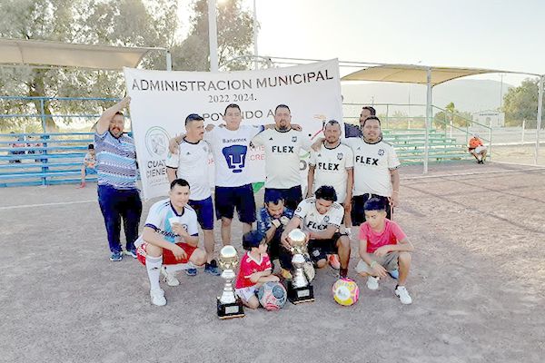 Premian a campeón de fútbol en Ciénegas