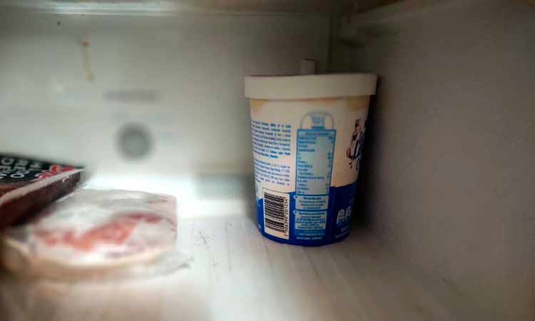 ¿Por qué no debes guardar comida en envases de yogur? Profeco explica
