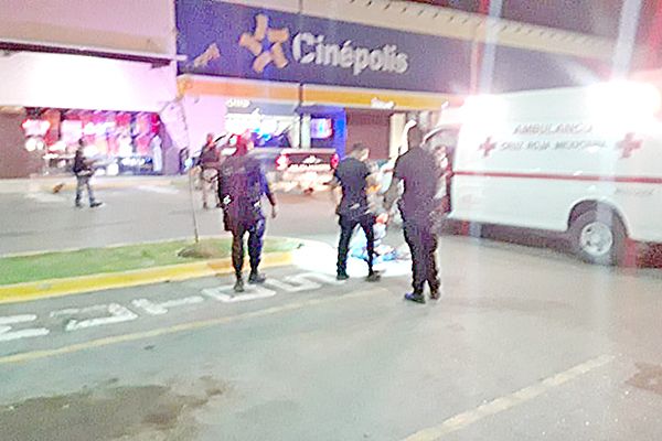 Trasladan a Lorena a hospital de Monterrey