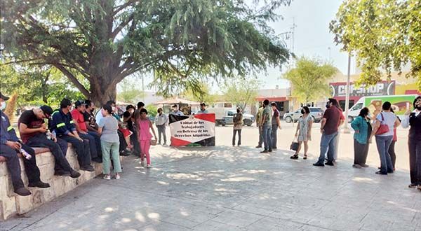 Telefonistas se manifiestan en Sabinas