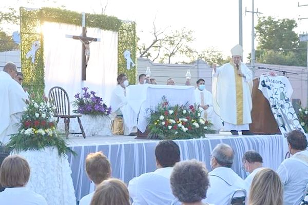 Hace Obispo enroques en templos de la región 