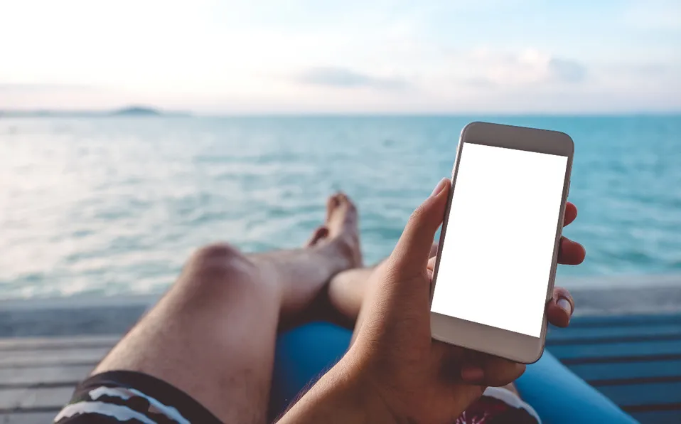 ¿Cómo proteger tu teléfono si te vas de vacaciones? Sigue estos consejos