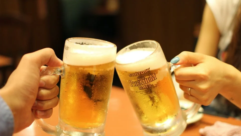 Así puedes enfriar cervezas en menos de tres minutos sin un refrigerador o congelador