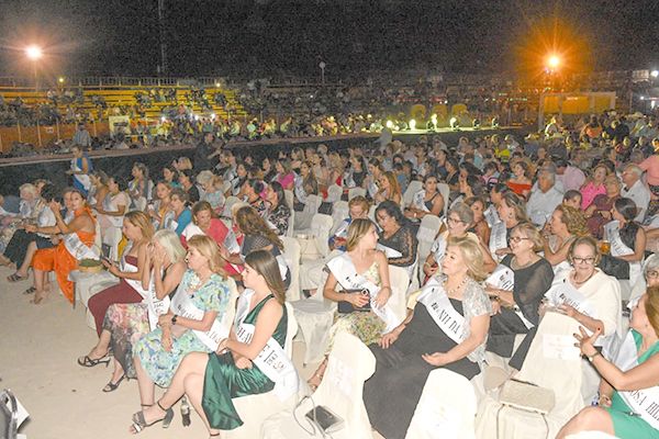 Inician Feria con show a las reinas