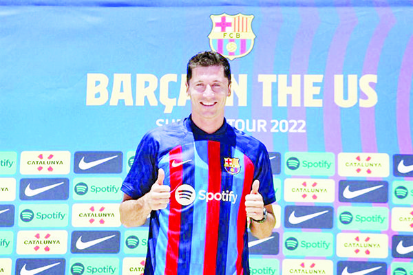 Llega Lewandowski con hambre de goles al Barsa