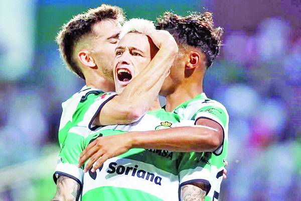 Gana Santos a Rayados en lluvia de goles
