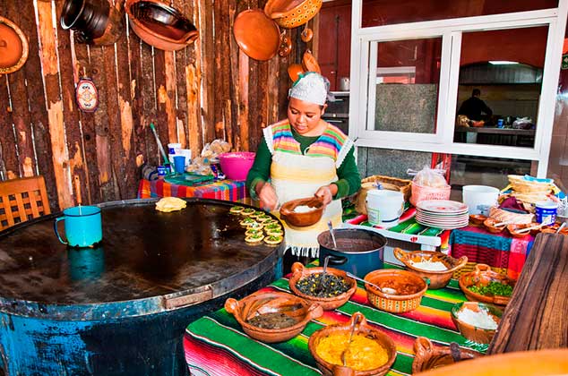 Estos son los ingredientes y utensilios prehispánicos que siguen vigentes en nuestras cocinas