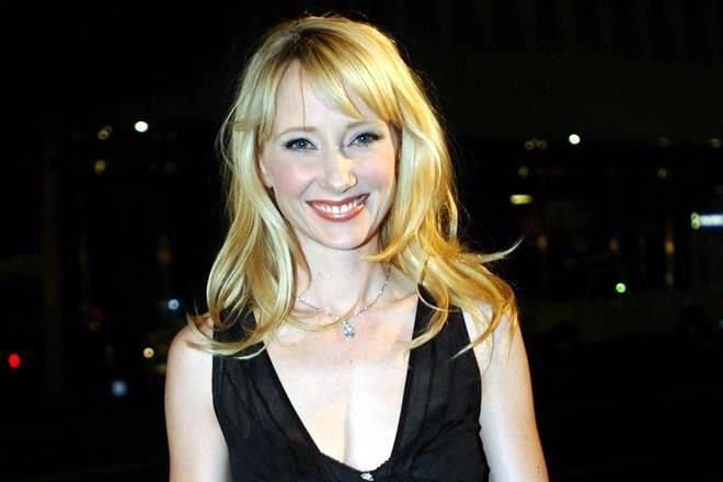 Muere Anne Heche; le retiran soporte vital