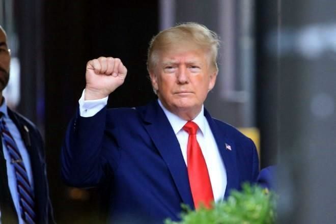 FBI se llevó mis pasaportes durante redada.- Trump