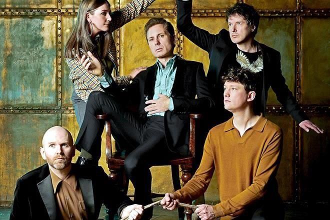 Franz Ferdinand pega directo a la cabeza con su música