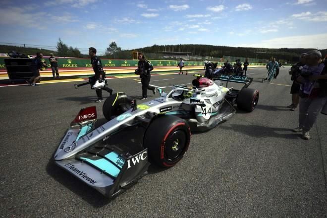 Decepciona el auto W13 a Mercedes