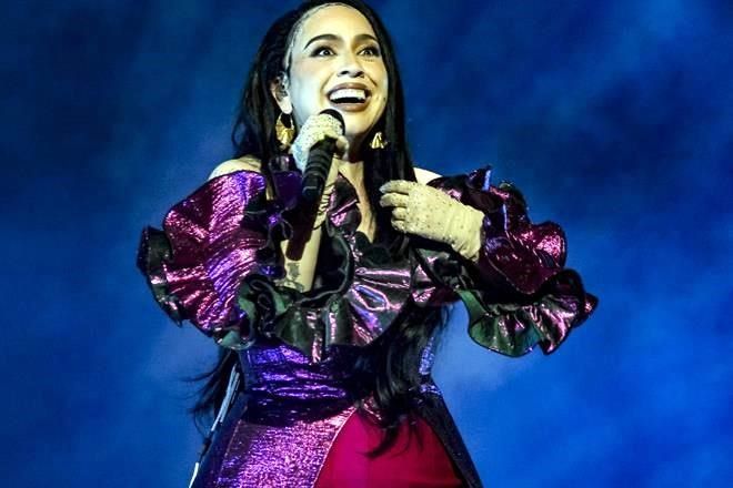 Impulsa Carla Morrison a sus fans a sanar heridas de amor