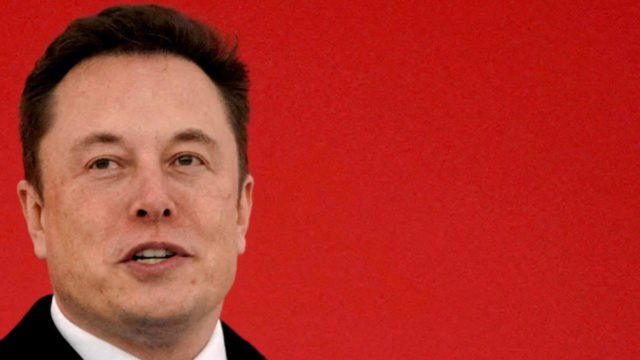 Musk vende acciones de Tesla por 6,900 mdd y menciona posible acuerdo forzado con Twitter