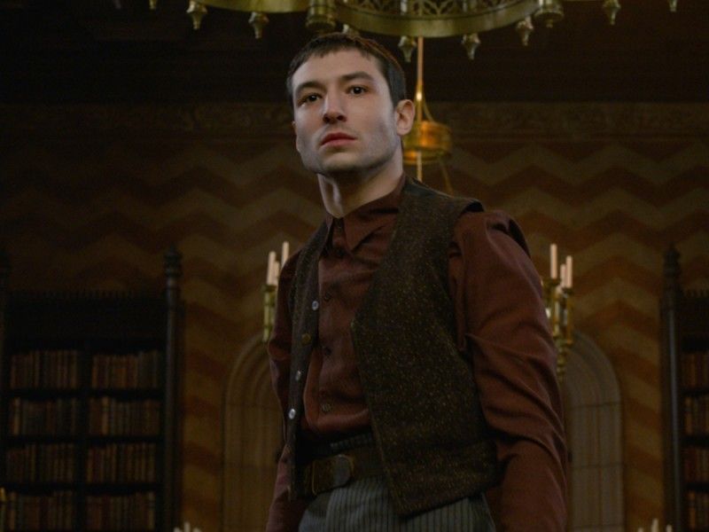 Nuevo escándalo de Ezra Miller: lo acusan de robar una casa