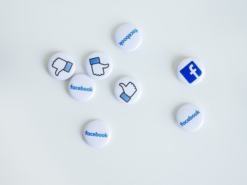 Facebook e Instagram dan de baja a uno de los grupos antivacunas más grande