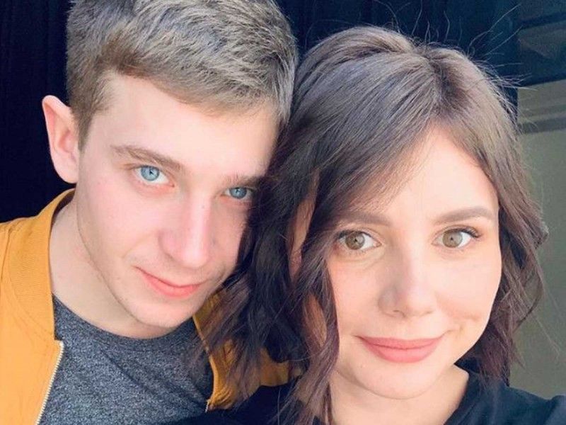 Ella de 37 y él de 23; mujer se enamora de hijastro y ya esperan segundo bebé