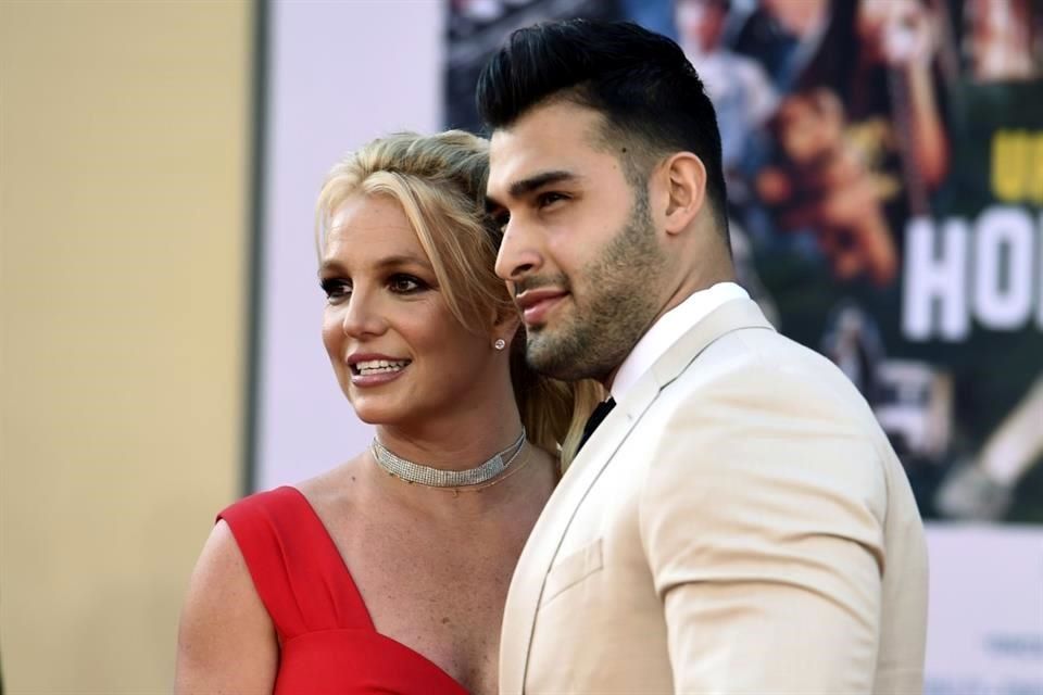 Niegan a Britney Spears realizar su boda por la Iglesia
