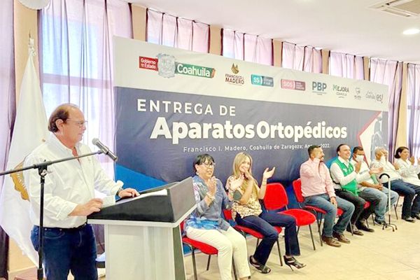 Entrega Mejora Coahuila y PBP aparatos ortopédicos