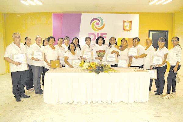 Entrega San Buena primera generación de gastronomía