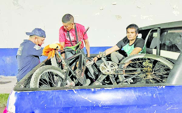 Y otros tres se drogaban en la Hipódromo