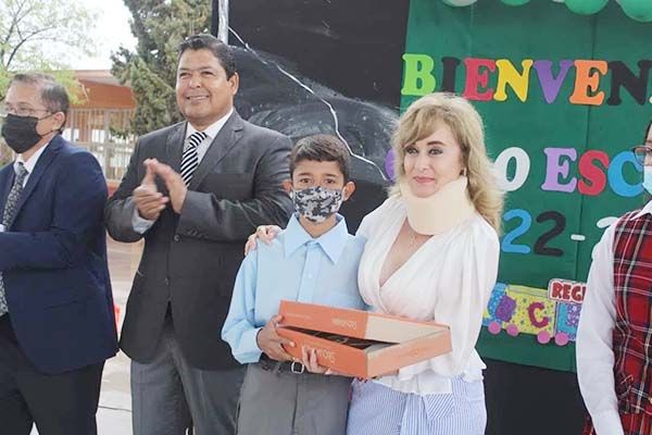 Motiva Beto Villarreal a estudiantes de CC