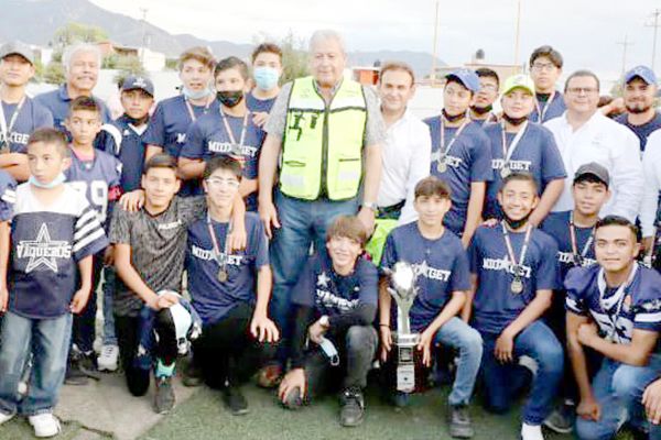 Avanza la rehabilitación de campo de americano