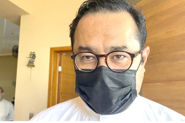 Solicitan curas permiso para contraer nupcias