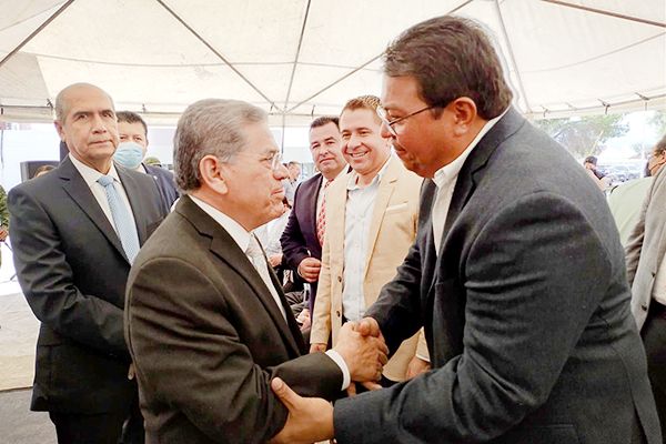Trabajará UAdeC en proyectos con Piña