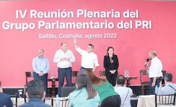 Se reúnen Diputados Federales en Saltillo