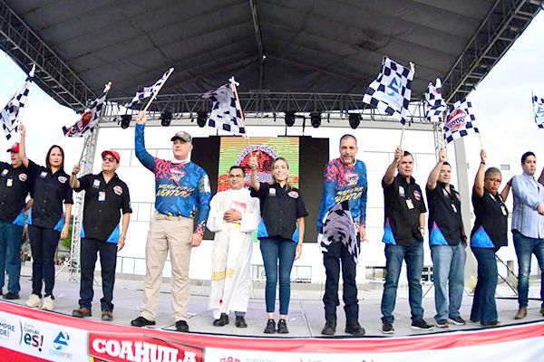 Da Riquelme banderazo de Rally Coahuila 1000
