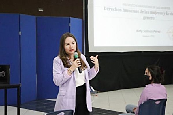 Imparten lenguaje incluyente a la SCT