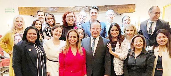 Presente Coahuila en Diplomado Gobernanza