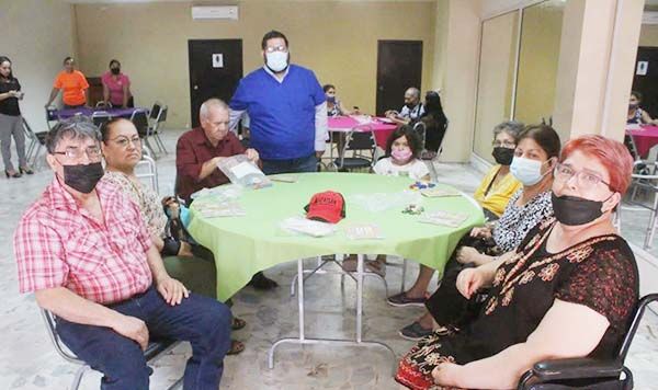 Organiza SB convivio en Unidad de Rehabilitación