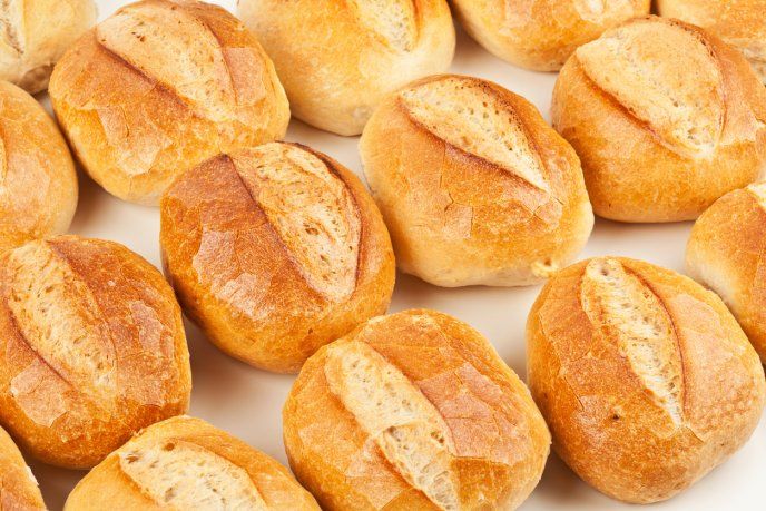 Truco para que el pan duro parezca recién horneado